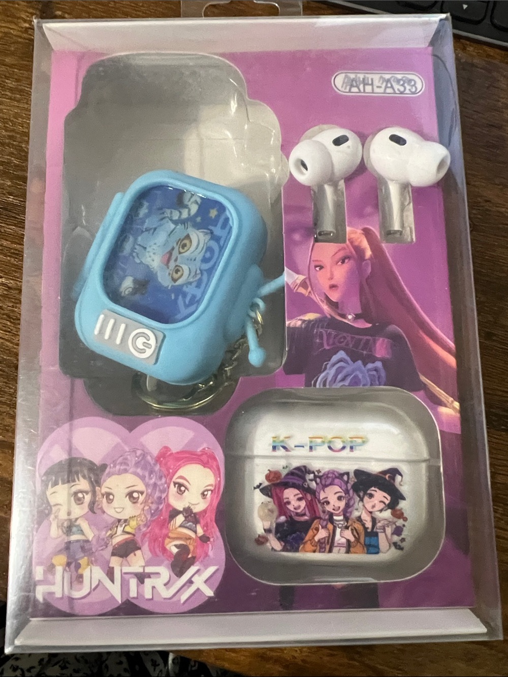 K-POP Themed White Earbuds with Blue Protective TV-Style Case